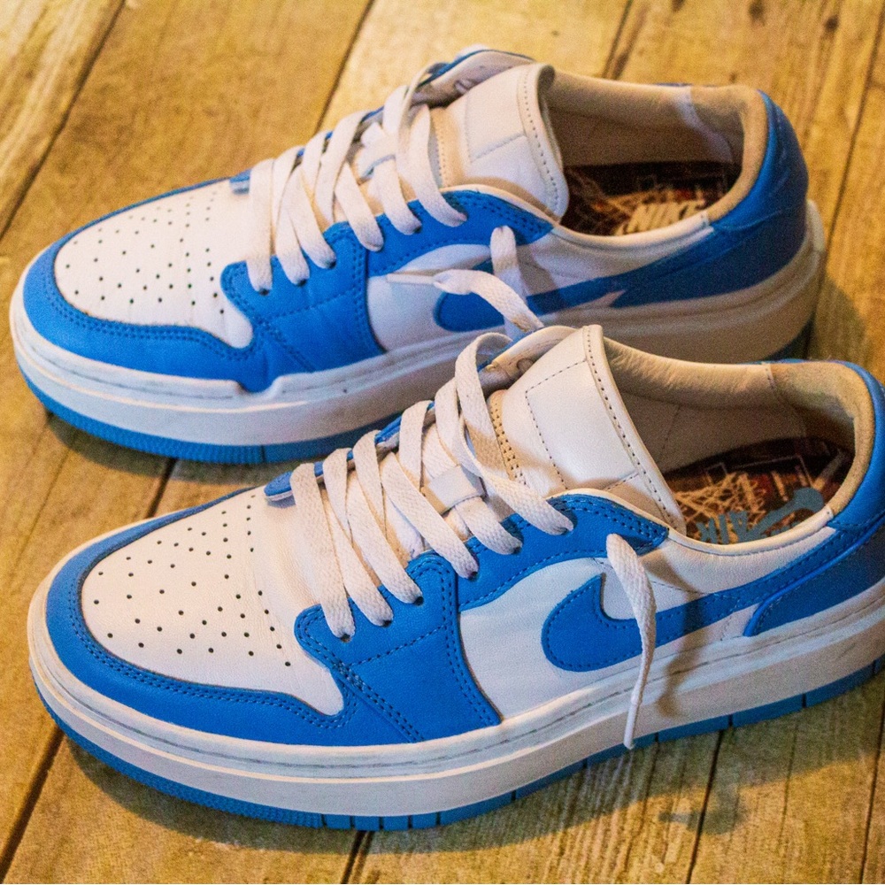 Nike Men's Blue and White Sneakers
